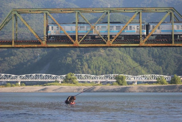 9mの攻め幅に8.5mの操作性。北村憲一さんオススメの鮎竿8.8mの実力とは？