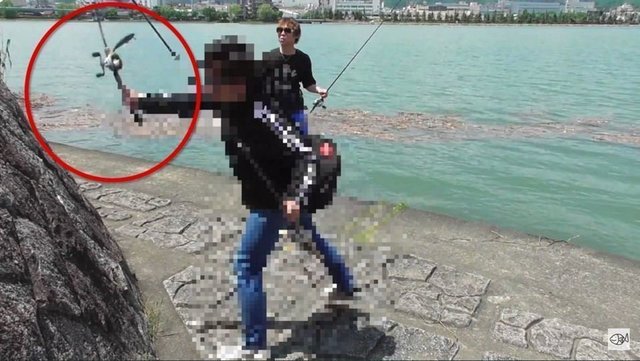 人気ユーチューバーのロッドが折られた 釣り場のタブー ラインクロスって何 動画 釣りニュース 釣割