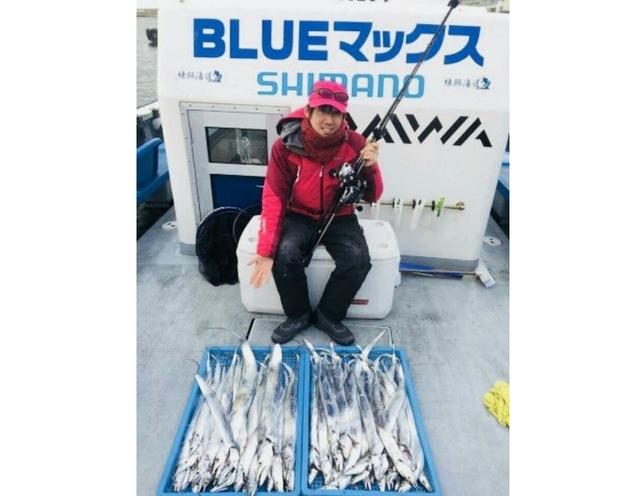 タチウオ釣りでなかなか好釣果に恵まれない 餌にちょっとしたひと手間と専用グッズを揃えて効果的な誘い方を試してみよう