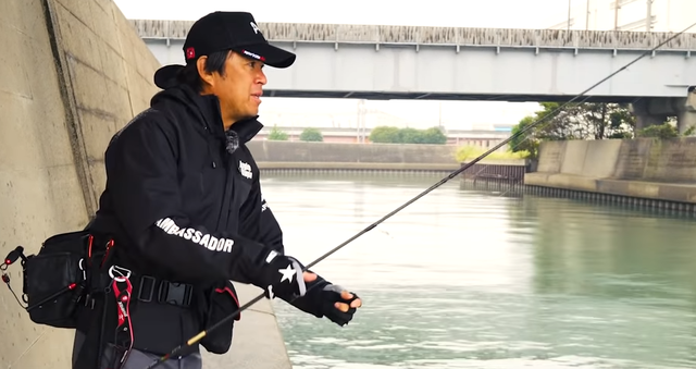 村岡昌憲さんは湾奥シーバスゲームの楽しさを伝えるアングラー 気になる釣りスタイルをチェック 釣りニュース 釣割