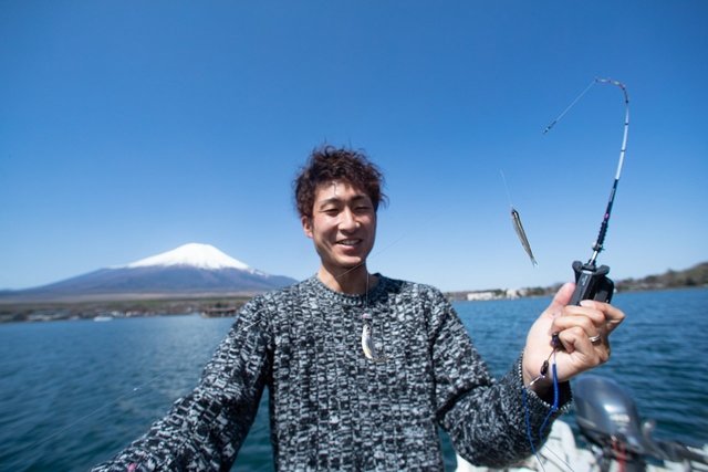 ワカサギの聖地 山中湖で10束1000尾超えするためのノウハウをワカサギマスター尾崎渚プロに聞いてみた