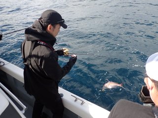 ディープゾーンを制覇するショートスペックのタイラバロッド「桜幻鯛