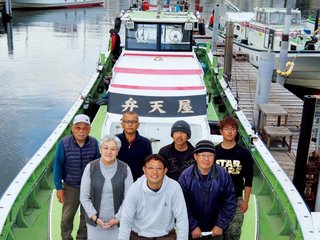 変わりゆく駅前と老舗船宿～東京湾奥金沢八景・弁天屋のたくさんのスタッフ～（弁天屋／東京湾奥金沢八景）