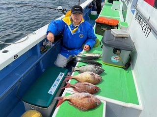 【釣果速報】神奈川県大松丸でマダイ・クロダイ・マアジと人気魚種続々ゲット！いろいろな魚との出会いを楽しみたい人は即予約を！