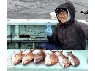【釣果速報】神奈川県あまさけや丸の釣行でマダイ・イサキ・アジなど人気魚種集結！マダイは後半戦に盛り上がり、多数ヒット！