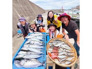 【釣果速報】神奈川県船宿 秋田屋でアジ入れ食い！ソーダガツオ・カサゴも！好調な今シーズン、自己最高記録を狙ってみませんか？