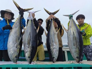 【釣果速報】神奈川県はじめ丸で20.50～26.40kgのキハダマグロ上がる！！ノッてる今、大物ゲットの夢を掴め！