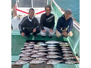 【釣果速報】和歌山県淡隆丸で食べ頃サイズの良型53cmマダイ上がる！多彩なゲストも見え釣行は大充実！