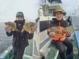 【釣果速報】神奈川県ゆうせい丸で良型カワハギが一日中釣れる！帰港後、極旨天ぷらに！絶品カワハギをゲットできるのは今だけ！