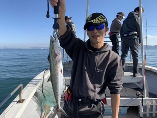 【釣果速報】兵庫県釣り船 福三郎でハマチ・トラフグ・サゴシ・タチウオ・コチGET！！人気青物の迫力の引きを浴びるほど体感しよう！