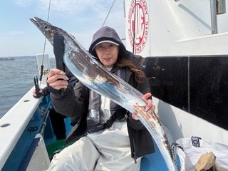 【釣果速報】東京都深川 吉野屋でタチウオのアタリ爆発！132cmの超大型ドラゴンも確保！この勢いをぜひ現地で体感せよ！