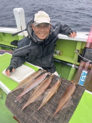 【釣果速報】神奈川県長三朗丸でスルメイカ・ヤリイカGET！スルメイカTOP71杯！数も型も大満足の釣行へGO！