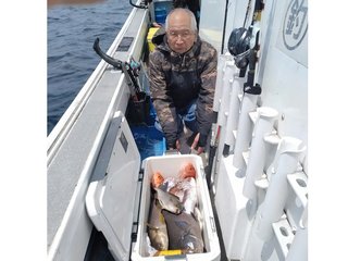 【釣果速報】福岡県明石丸で3.00kgの良型クロゲット！マダイやイサキも交じり豪華なお土産に！GWの釣行ならこの船に決まり！