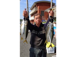 【釣果速報】40cm級の大アジもお目見え！？神奈川県愛正丸がデカアジ混じりで好調！今ならお土産確保間違いなし！        