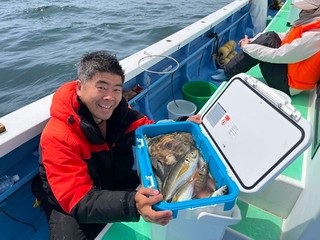 【釣果速報】神奈川県大松丸で特大アジ爆釣！？クーラー満タンの釣果に釣り人大満足！