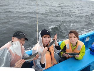 【釣果速報】千葉県福丸で特大アジ爆釣！？クーラー満タンの釣果に釣り人大満足！あなたも記録更新を狙ってみませんか？