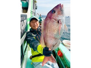 【釣果速報】でか～～～～い！神奈川県あまさけや丸で5.00kgのマダイキャッチ！現在、中～大鯛メインにコンスタントに釣れてる模様です！