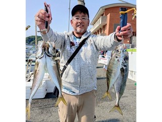 【釣果速報】神奈川県愛正丸でアジGET！サバも多めです！ぜひ自己最高記録を狙ってみませんか？