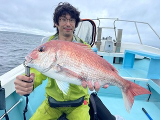 【釣果速報】神奈川県村本海事で2.60kgの大型マダイをキャッチ！順調にサイズアップしているマダイをキャッチしに行こう！