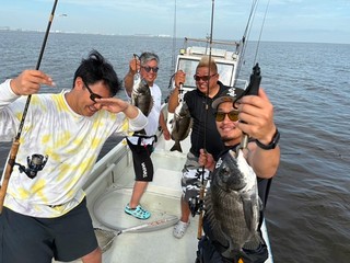 【釣果速報】千葉県林遊船でシーバス＆クロダイの人気魚種一挙獲り！大物ハントで有終の美を飾ろう！
