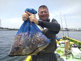 【釣果速報】満員御礼＆激アツ展開！！神奈川県鴨下丸kawanaで全員マダコGET達成！最大2.80kg！大ダコ狙って本気でタコ釣りしませんか？