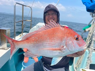 【釣果速報】神奈川県の村本海事でマダイ絶好調！全員ゲット！今後はますます大鯛の数釣りが楽しめるそうですよ！