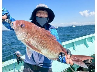 【釣果速報】神奈川県あまさけや丸で3.00kgのビッグマダイ出た！一日アタリ続ける大興奮の釣行へGO！