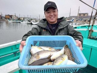 【釣果速報】千葉県利永丸でまるまる太った極旨ショウサイフグ・トラフグGET！質・量ともに大満足の釣りに出発だ！