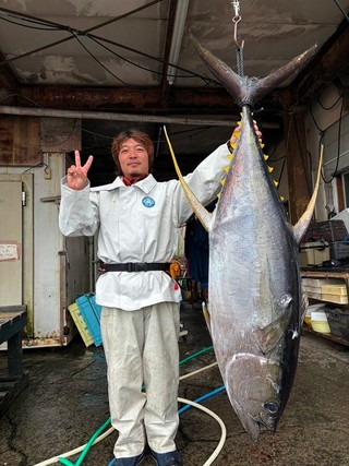【釣果速報】神奈川県庄治郎丸でキハダマグロとの熱い戦いが何度も繰り広げられる！45.9kgサイズをゲット！