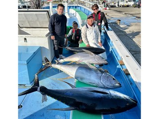 【釣果速報】55.00kgキハダや3.00kgカツオなどダイナマイトな釣果でクーラーボックスが満タンに！神奈川県大松丸で青物との超真剣勝負を楽しもう！