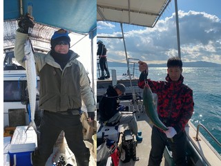 【釣果速報】兵庫県釣り船 福三郎でハマチ＆サワラの人気青物コンビゲット！サワラは80cmの大型！三連休は迫力のファイトを楽しみませんか？