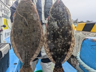 【釣果速報】茨城県宮田丸で2kg超えの巨大ヒラメゲット！大きさも質も大満足の釣行に出かけよう！