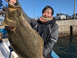 【釣果速報】夢の5.0kg大判ヒラメを茨城県宮田丸でキャッチ！さらなる大物を目指す船長のもとにみんな集まれ！