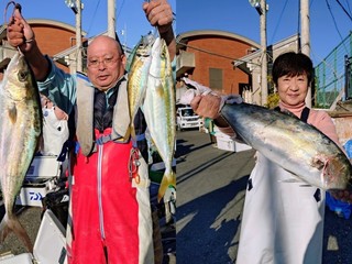 【釣果速報】神奈川県愛正丸でイナダ&カンパチ&マダイなどGET!掛かるたびにワクワクが止まらない!さまざまな人気魚種があなたを待ってます!