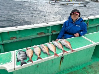 【釣果速報】神奈川県大松丸でマダイ好調！3.00kgのどっしりサイズ上がる！自己記録更新を狙うなら今すぐ乗船だ！