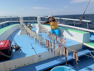 【釣果速報】神奈川県大松丸でスルメイカがバズる！トップは50匹！サイズも最大45cmと大型多数！数もサイズも記録更新したいなら今スグの乗船がおすすめ！