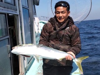 【釣果速報】神奈川県あまさけや丸で最大5.30kgのワラサを筆頭に大物炸裂！今後も右肩上がりに釣果が上向く見込み！このビッグウェーブ、乗るっきゃない！