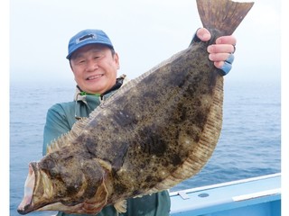 大型狙いは今がチャンス　河口沖のヒラメ連日盛況