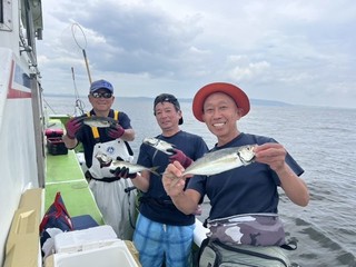 【釣果速報】神奈川県政信丸でMAX40cmのアジGETで絶好調！大物狙うなら今すぐご予約を！