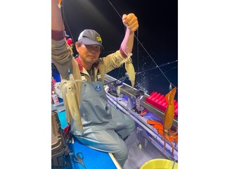 【釣果速報】茨城県日立丸でスルメイカ好調！トップ20匹超え！30cmオーバーの良型も続々上がる！記録更新するなら今でしょ！