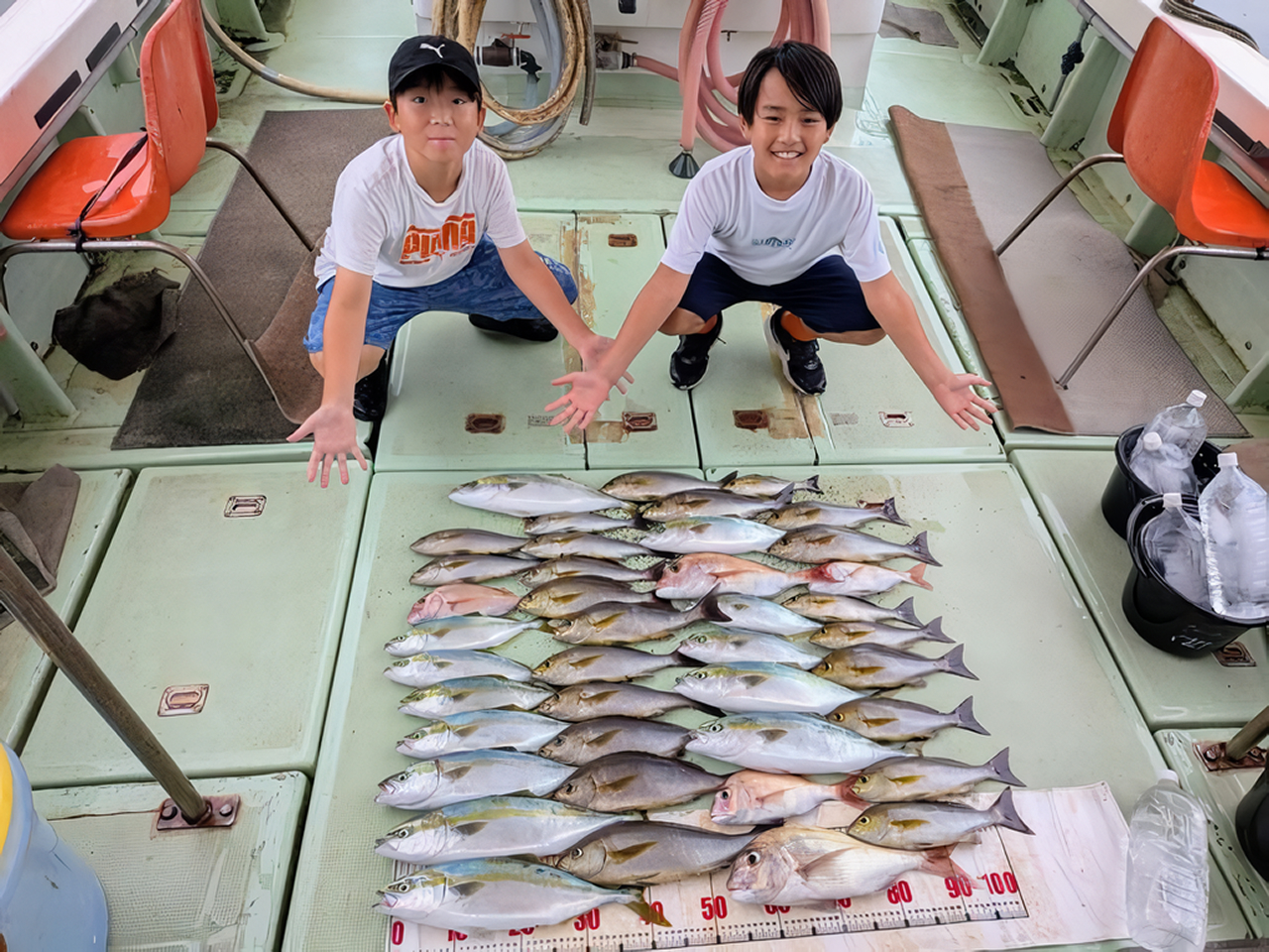 【釣果速報】和歌山県海斗丸で45cmのマダイGET！その他イサギ・ハマチと豊富な魚種でクーラー満杯！