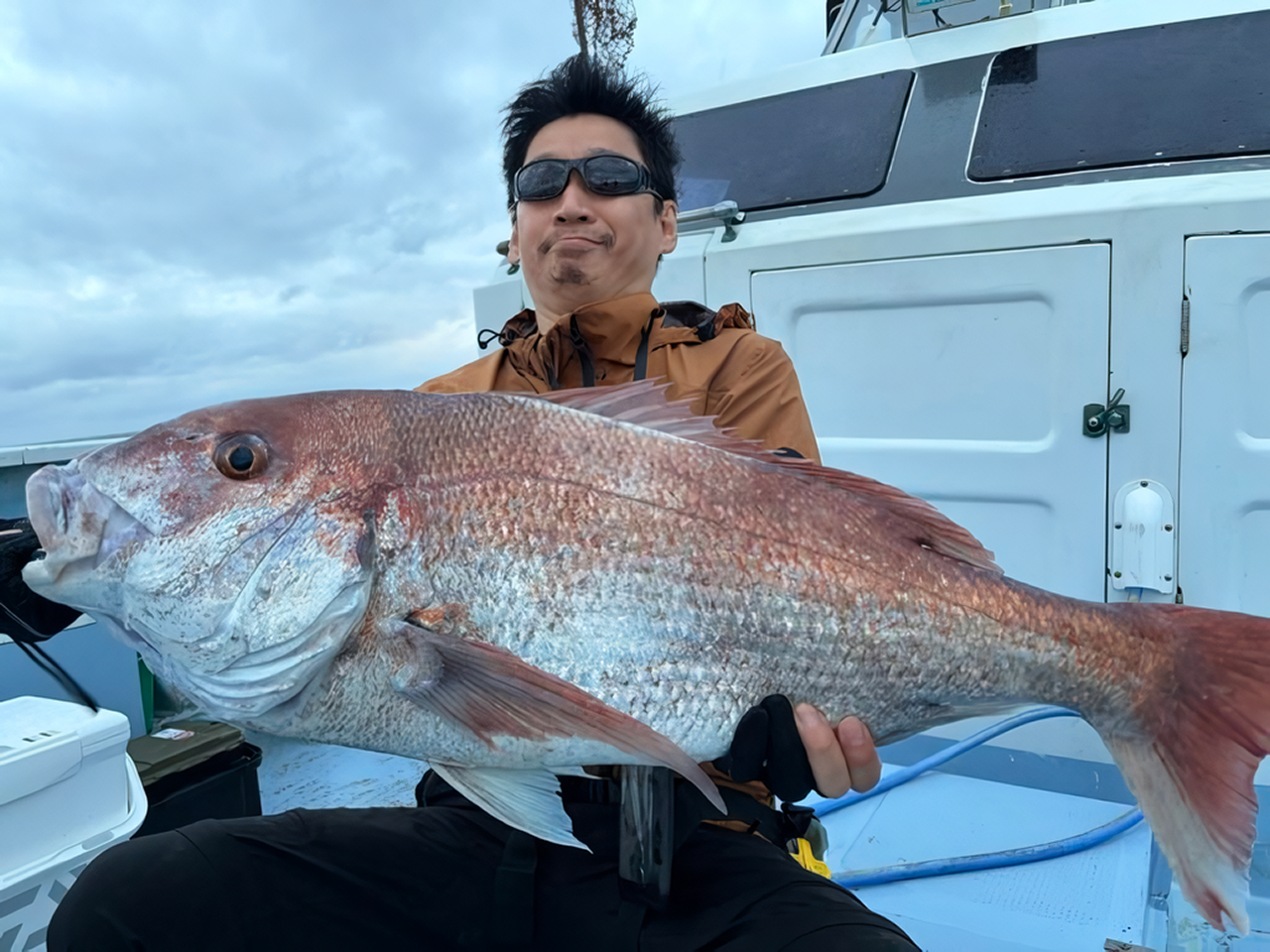 【釣果速報】千葉県梅花丸で6.00kgのど迫力マダイをキャッチ！豪華ゲストも上がる！三連休は大物マダイを捕まえに行きませんか？