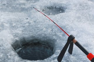 2025 オススメ　氷上ワカサギ釣り　ステンレス穂先　２本 ２００ミリ フライデー ワカサギ替え穂先 27cm 1本 ＆ ハピソン 電動リール