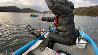 大人気の愛知 入鹿池でワカサギが釣れまくる 魚探の反応がやばいことに