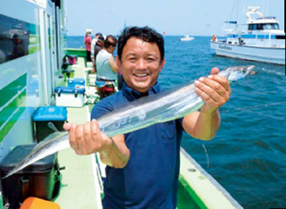 タチウオと男性