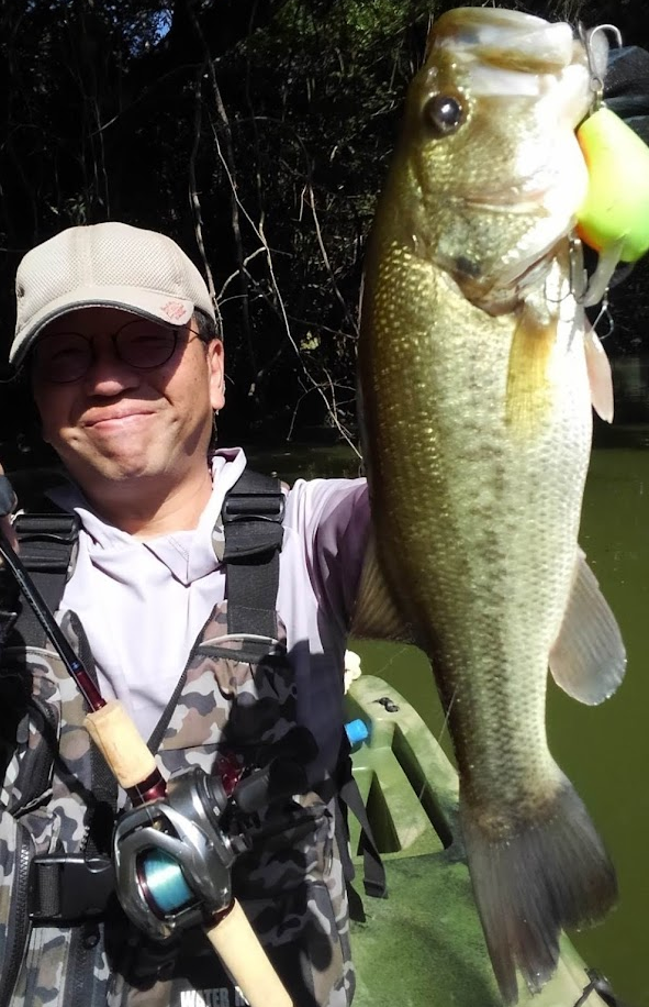 魚とルアーのアップ写真