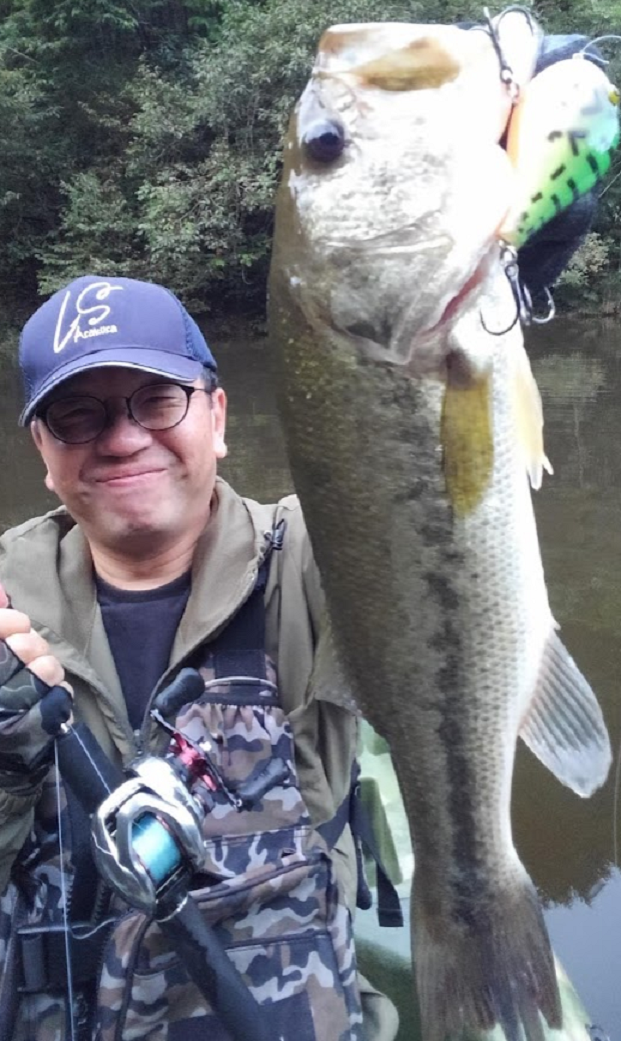 魚とルアーのアップ写真