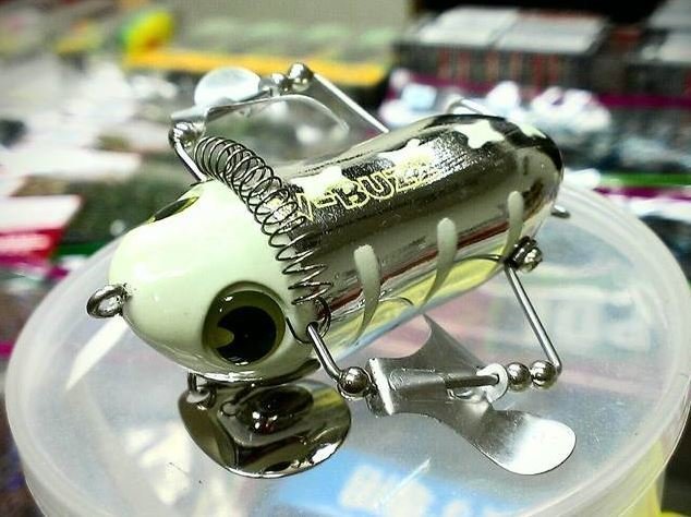 ルアー　バス釣り　バス