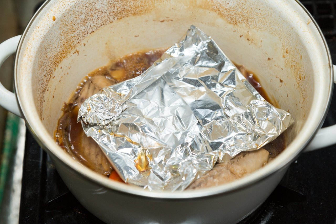 煮付けを作る鍋の写真