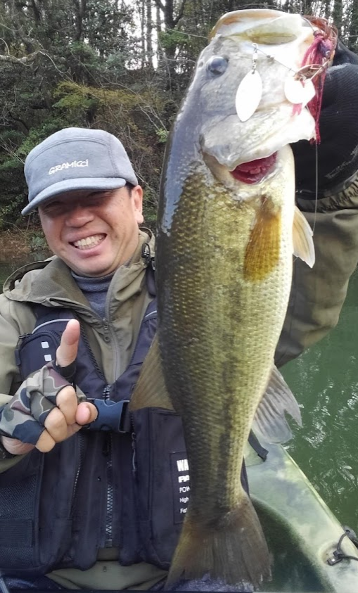 魚とルアーのアップ写真